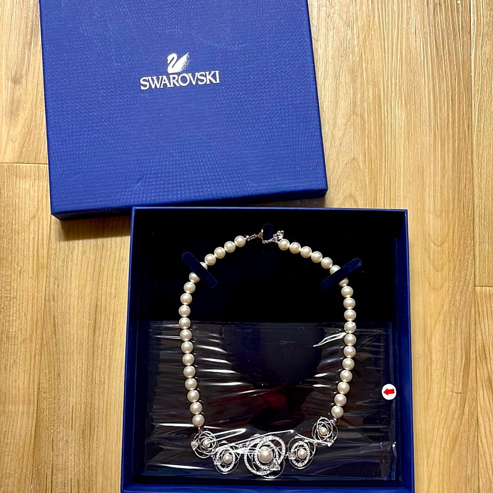 Swarovski Pearl and Crystal Necklace